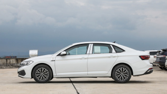 VW Sagitar Flyover 200TSI DSG